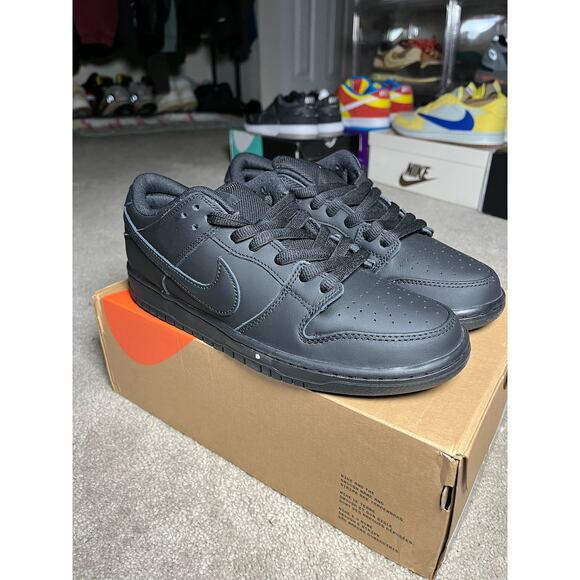 Size 8.5 - Nike Dunk Pro SB Low Triple Black NEW! FAST! main image 6